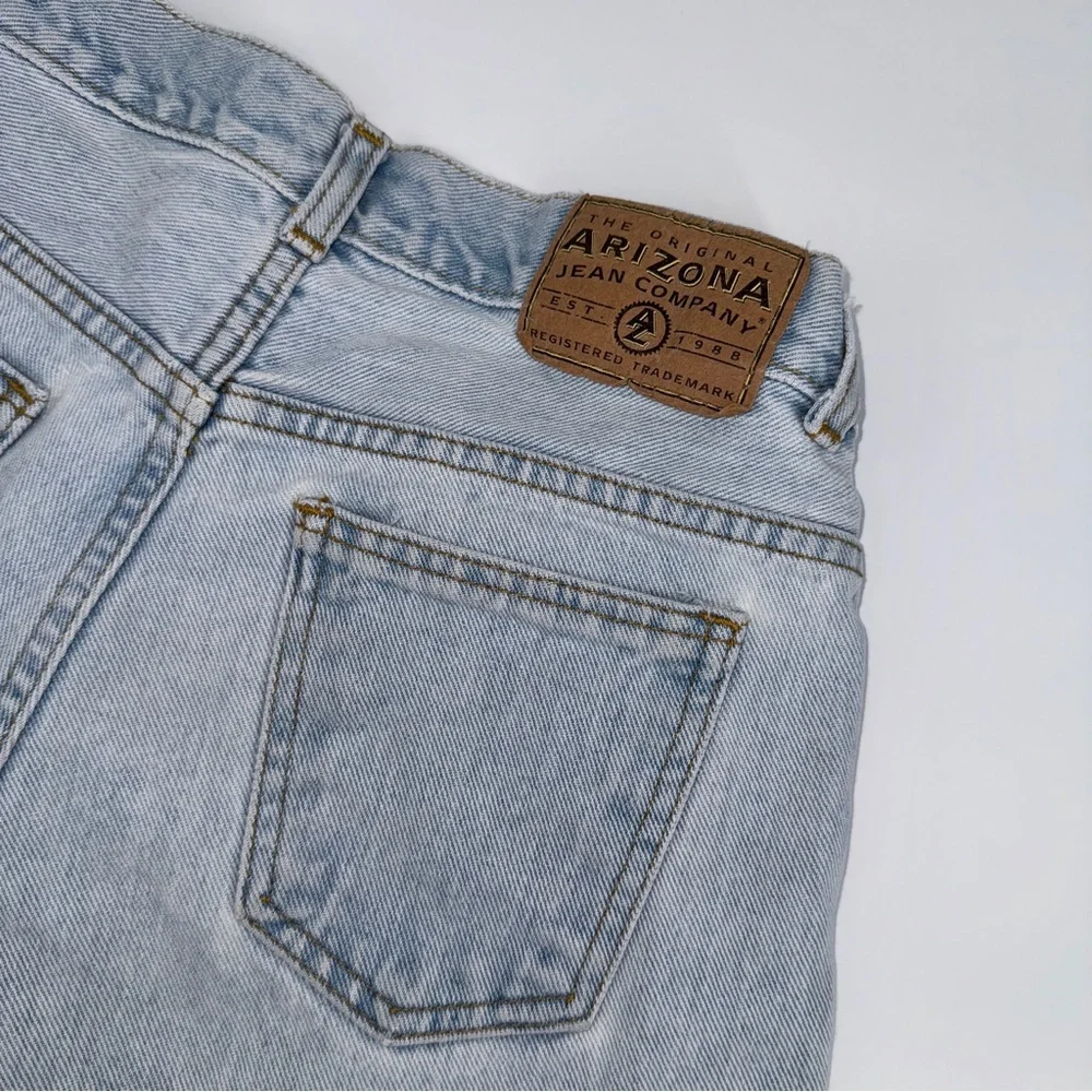 Vintage Arizona cutoff raw hem jean shorts